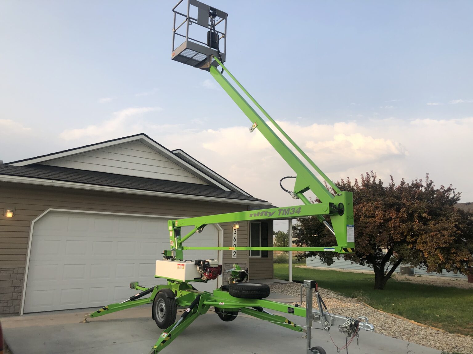 Nifty Lift TM34 W Hydraulic Outriggers Pristine Solution LLC